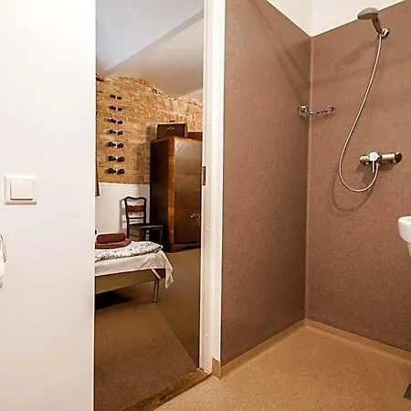 Janne With Self Check-in Hotel