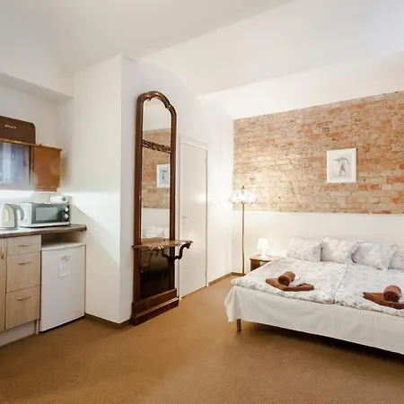 מלון Janne With Self Check-in