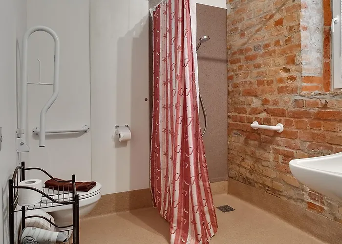 Janne With Self Check-in Hotel